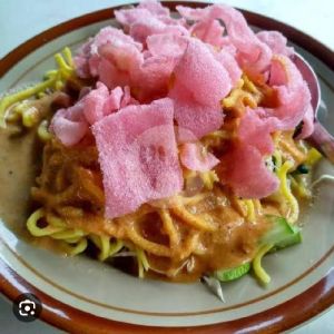 34. Lontong Pical
