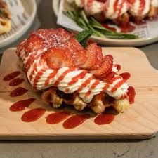 Croffle with Almond Strawberry