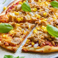 Tuna pizza (pizza based sauce, fresh tomato, tuna flakes & cheese )