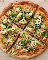 Spicy tuna mayo pizza (pizza based sauce, tuna flakes, chili, mayonnaise & cheese )