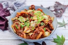 Jeyuk Bokkeum ( Stir-fried Sliced Pork Marinated in Korean Red Pepper Paste )