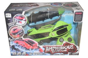 Amphibious stunt car 