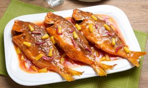 Sweet and sour sauce fried fish