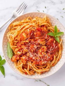 35. Spaghetti Chicken Bolognese