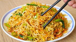 early sun fried noodles 干炒面
