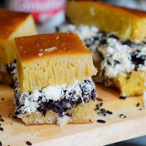 Terang bulan ketan hitam/black sticky rice moon cake (3 flavors to choose)