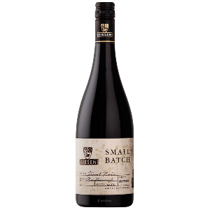 Giesen smallbatch pinot noir 13% 750ml