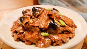Fried Beef- with oyster sauce (Dili club)