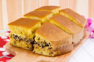 Terang bulan wijen/sesame moon cake (3 flavors to choose)