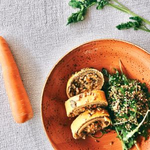 Rolinhos vegetarianos com  Húmus & Salada de Legumes  Grelhados e Quinoa "Saturday 4th March"