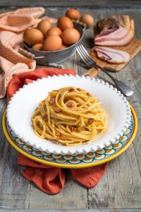 Spaghetti alla Carbonara (bacon with eggs and parmesan)
