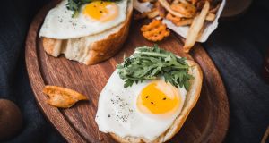 Fried eggs Colum煎鸡蛋科伦