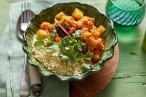 Tagine Mediterrânica de Vegetais  & Grão e Arroz Fingido de  Couve-Flor "Thursday 13th april"