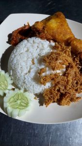 NASI AYAM KREMES (PAK TUA)