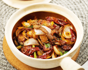 P6 Clay pot  pork bell with salted fish 咸鱼花腩煲