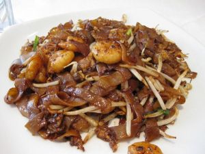 rice noodles with beef  ( kway teow)干炒河粉