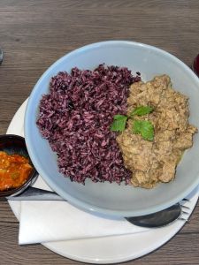 Beef rendang (Haha Cafe)