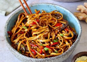  Vegetarian Fried Noodles  素炒面