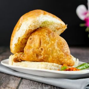 Chicken Samosa Pav