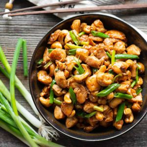 Fried chicken with- with cashew nuts (Dili club)