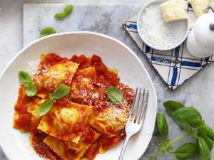 Ravioli (With ham, cheese and tomato sauce)