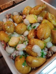 Feijão Negro, Batata-doce  Salteada, Tempeh Frito & Raba  Raba "Wednesday 26th April"