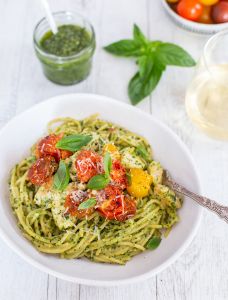 Creamy Pesto and Tomato Pasta