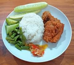 M22 Lalapan Ayam Goreng (Broiler) BTS