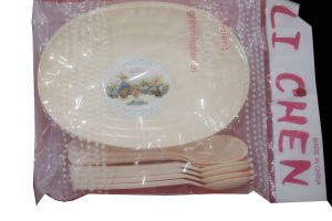 Plastic plate 6s for outdoor event