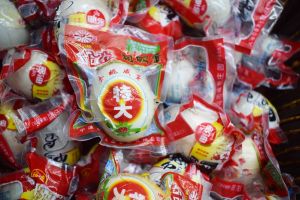 咸鸭蛋 salty duck egg 