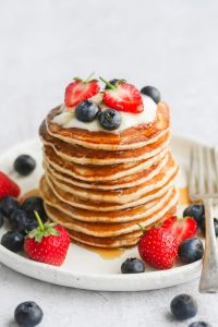 PANCAKE (pancake,banana,vanilla ice cream,rasberry jam & crushed nut)