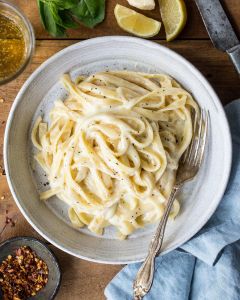 Alfredo Tagliatelle – with white souce, mozzarella , parmesan, cream natas and garlic.