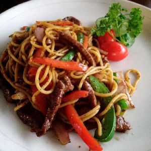 Black Papper Steak  Fried Spahggeti