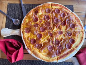 Pepperoni pizza Osteria 11` ( tomato suace, mozzarella and pepperoni)