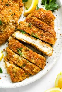  Fried chicken cultets  鸡扒 （ 橙汁，洋葱汁，泰式）