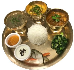 Thali set chicken (Daal, chicken, veg)