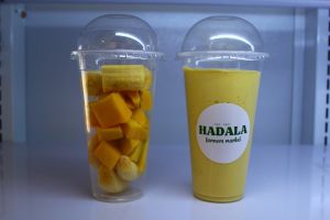 Mango banana smoothie