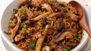 Mushroom Fried Rice ( Uma Lafatik )
