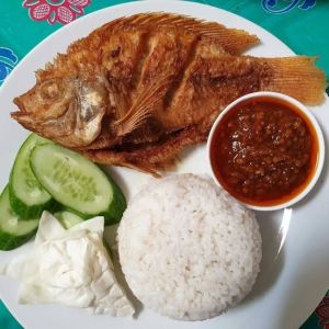 LALAPAN IKAN FRESH (CHRISTOPE'S CAFE)