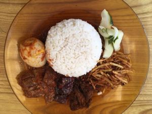 M4 Nasi Campur Makasar