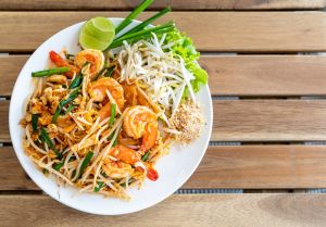 28. Phad Thai koong (fried rice noodle with shrimp)