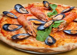 Frutti di mare pizza ( tomato sauce, mozzerella, mixed seafood and olives)
