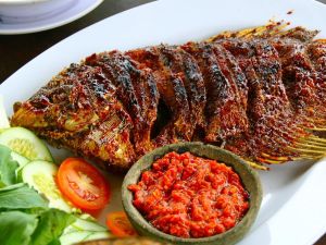 Lalapan Ikan Goreng/Bakar