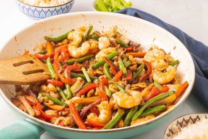 stir Fried Vegetables & Seafood / Beef (Caravela)