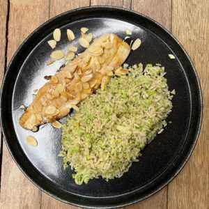 Peixe de Cebolada & Arroz de  amêndoas "Monday 17th April"