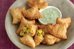 Vegetabales samosa 素食萨摩萨三角饺 4 pcs 