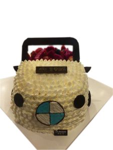 BMW white cake ， 10 inches