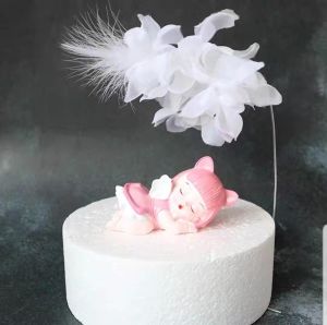 Sleeping angel  white fresh cake 8 inches 睡天使白色新鲜蛋糕8寸