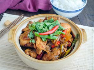 Hot pot mushroon chicken 沙包冬菇鸡